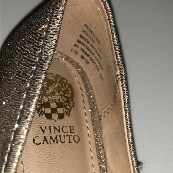 Vince Camuto Penelope Gold Bow Ballet Flats Sz 11 - Picture 7 of 7